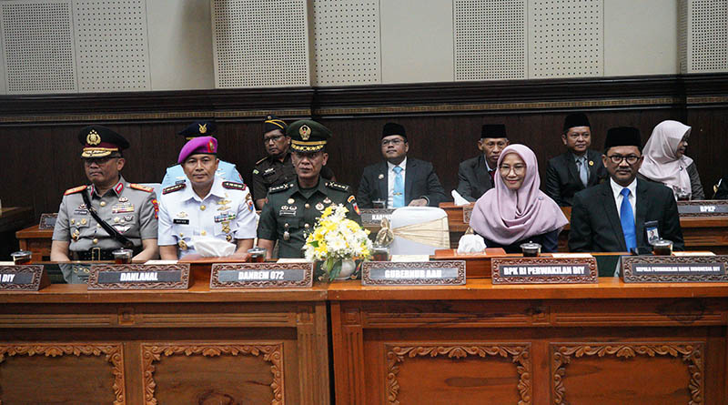 Kasrem 072/Pamungkas Hadiri Rapat Paripurna Pengucapan Sumpah/Janji Pengganti Antar Waktu (PAW) Anggota DPRD DIY Masa Jabatan 2024-2029