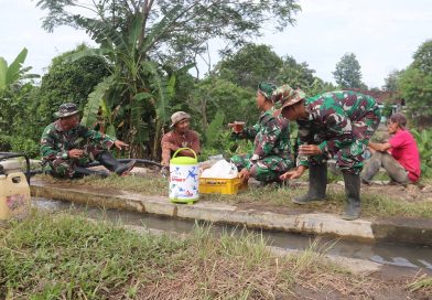 Keakraban Masyarakat Wujud Kemanunggalan TNI Rakyat Keakraban Masyarakat Wujud Kemanunggalan TNI Rakyat