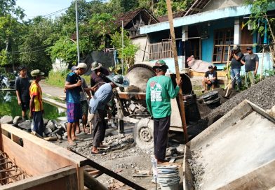 TNI Rakyat Kompak Bangun Jembatan Gantung Garuda TNI Rakyat Kompak Bangun Jembatan Gantung Garuda