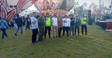 Babinsa Kodim 0707/Wonosobo Amankan Festival Mudik 2026, Penerbangan Balon Tradisional Jadi Daya Tarik Utama