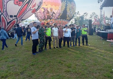 Babinsa Kodim 0707/Wonosobo Amankan Festival Mudik 2026, Penerbangan Balon Tradisional Jadi Daya Tarik Utama