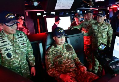 Panglima TNI Tinjau Kecanggihan KRI Prabu Siliwangi-321 Yang Tiba dari Italia Panglima TNI Tinjau Kecanggihan KRI Prabu Siliwangi-321 Yang Tiba dari Italia