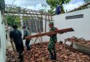 TNI-POLRI Dan Warga Pacarejo Kompak Bersihkan Puing Rumah Pasca Angin Ribut