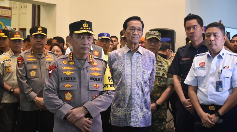 Danrem 072/Pamungkas Bersama Kapolri Tinjau Arus Mudik Lebaran di Yogyakarta