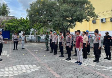 Anggota Kodim 0731/Kulon Progo Pemantaua Arus Lalu LintasPerayaan Idul Fitri 1447 H