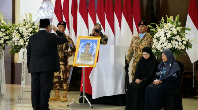 Presiden RI Beri Penghormatan Terakhir Untuk Tiga Prajurit TNI Saat Persemayaman di Bandara Soekarno-Hatta