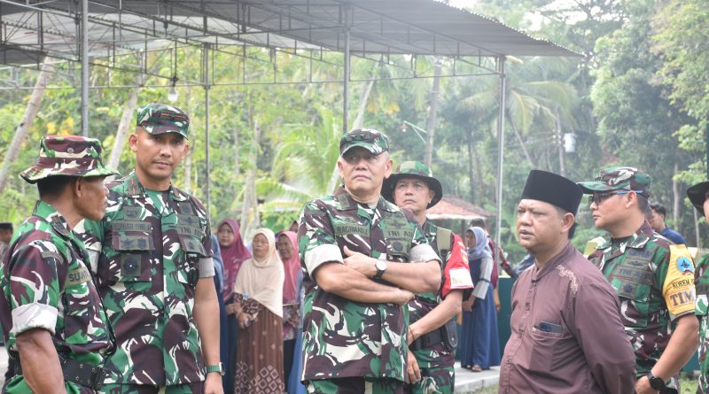Danrem 072/Pamungkas Dampingi Aster Kasad, Tinjau Pelaksanaan TMMD Reguler Ke-128 Kabupaten Kulonprogo