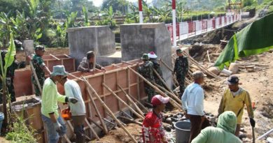 Gotong Royong TNI-Rakyat Percepat Jembatan Garuda Temanggung