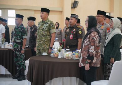 Kasrem 072/Pamungkas Hadiri Doa Bersama Lintas Agama Memperingati Hari Ulang Tahun (HUT) Bhayangkara ke- 80 Polda DIY