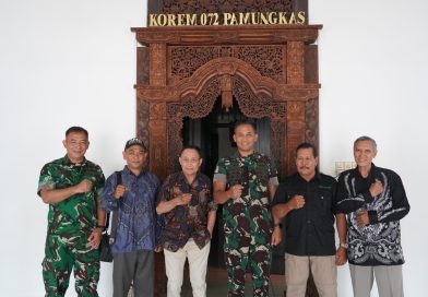 Perkuat Sinergi, Danrem 072/Pamungkas Terima Audiensi Keluarga Besar Maluku Utara di Yogyakarta